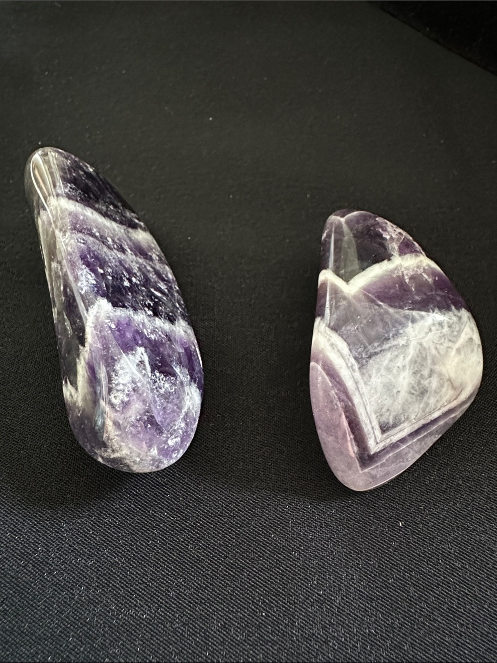 Amethyst NWOT tumbled genuine mineral piece. Chevron patterned amethyst